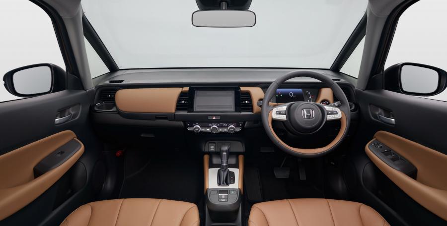 Торпедо Honda Fit e:HEV Luxe 2020 года  (JP) (фото 2 из 23)
